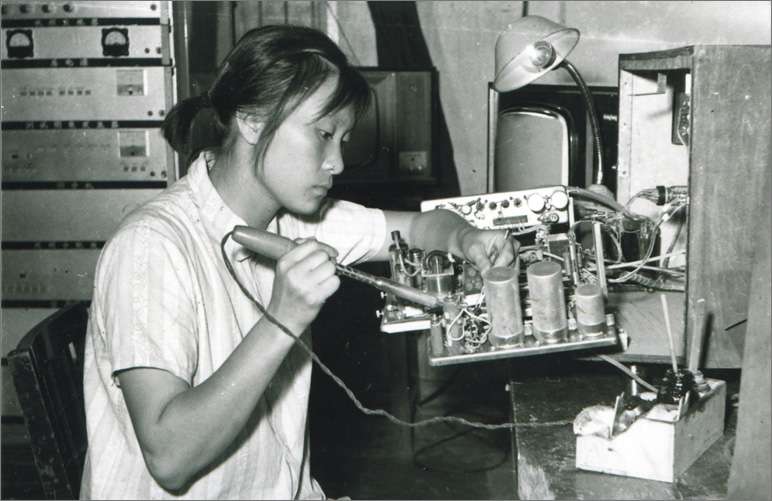 1970年，中國誕生第一臺彩色電視機，數(shù)年之后，長虹才開始電視機的研制