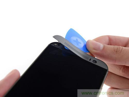 牛人強拆！新HTC One(M8)真機精密做工難修理