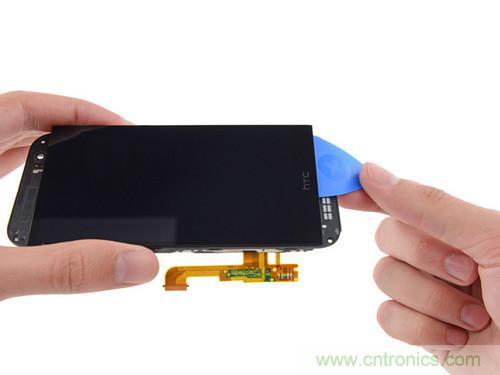 牛人強拆！新HTC One(M8)真機精密做工難修理
