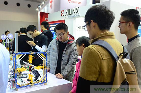 由十余款創(chuàng)客設(shè)計(jì)看FPGA如何在智能硬件界“大展拳腳”?