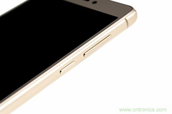 小米手機(jī)4S超詳細(xì)拆解:內(nèi)外硬件大升級