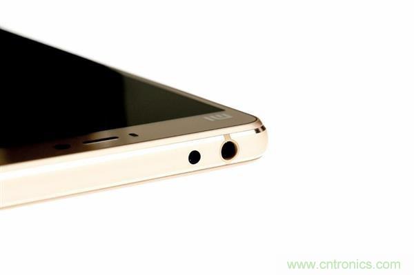 小米手機(jī)4S超詳細(xì)拆解:內(nèi)外硬件大升級