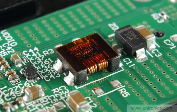 拆解對比：系出同門，小米、紫米無線充電器的差別有多大？