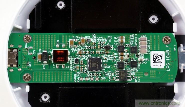 拆解對比：系出同門，小米、紫米無線充電器的差別有多大？